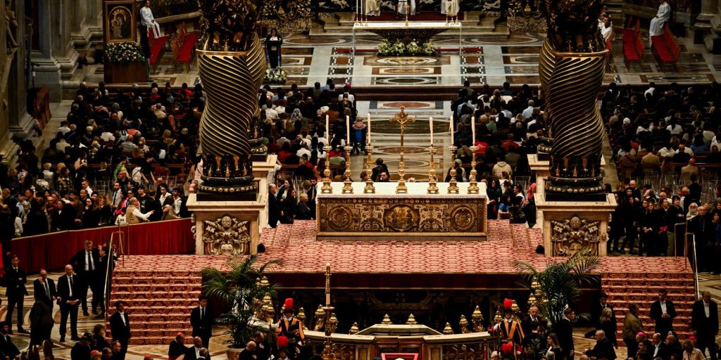 funeral-e-sepultamento-do-papa-francisco-sao-realizados-neste-sabado