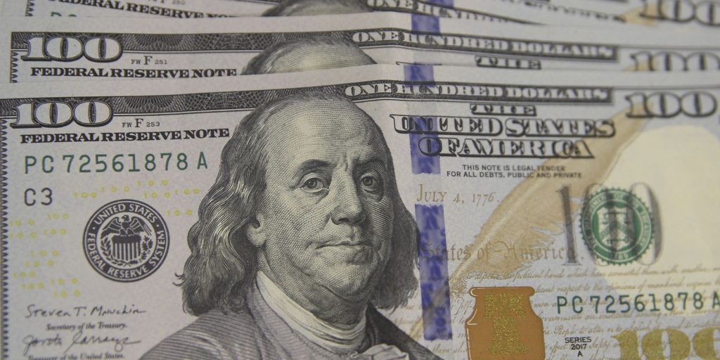 dolar-cai-para-r$-5,43-e-atinge-menor-valor-desde-setembro