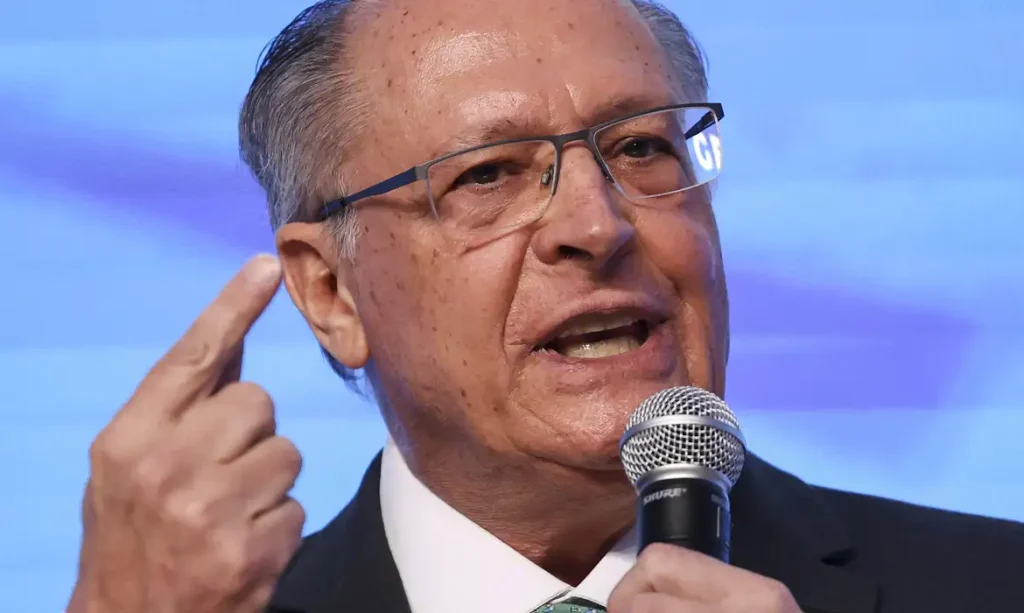 brasil-esta-conversando-“com-reserva”-com-estados-unidos,-diz-alckmin