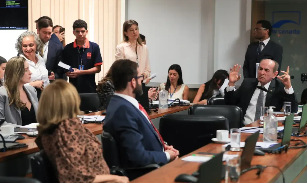 ccj-do-senado-aprova-novo-codigo-eleitoral-com-900-artigos