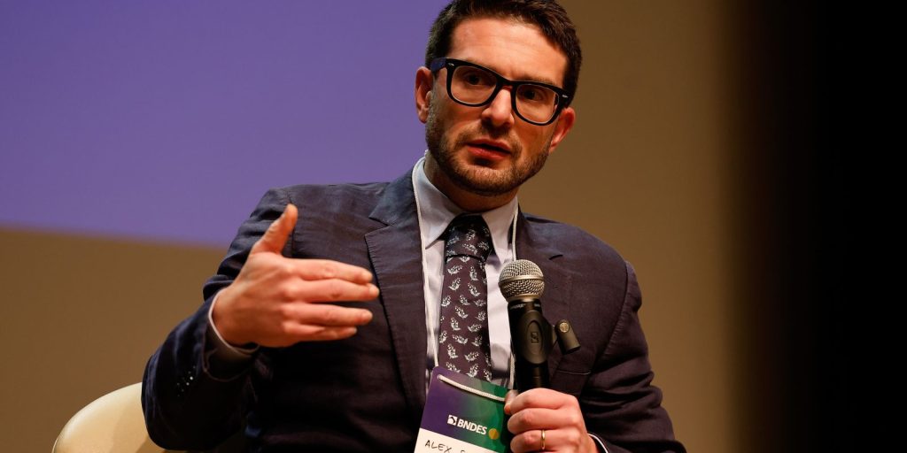 tarifaco-e-ineficaz-ate-para-americanos,-diz-economista-de-harvard