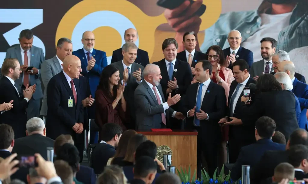 lula-assina-decreto-da-tv-3.0;-novo-sistema-deve-comecar-em-2026