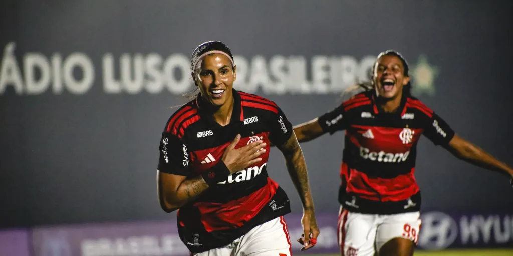 flamengo-derrota-vitoria-e-fica-perto-de-lideres-no-br-feminino