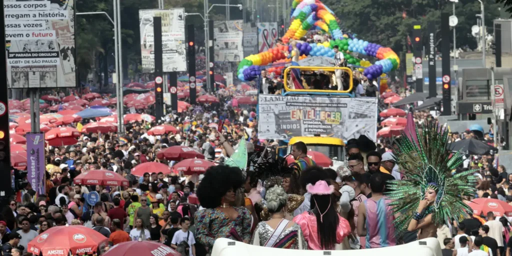 pl-que-veta-crianca-em-evento-lgbtqia+-e-inconstitucional,-diz-jurista